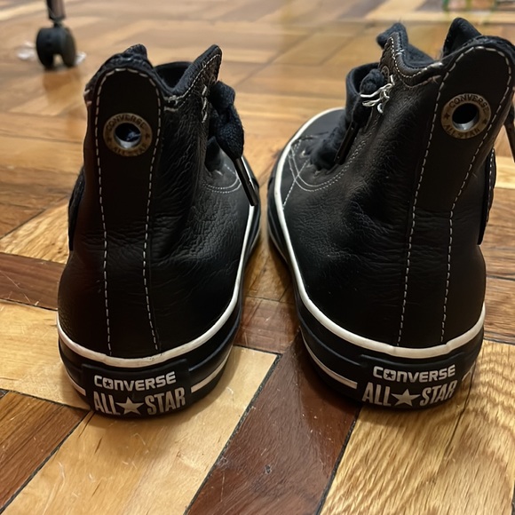 Converse - Picture 2 of 4